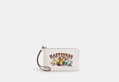 Corner Zip Wristlet