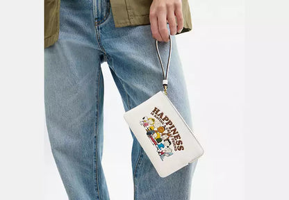 Corner Zip Wristlet